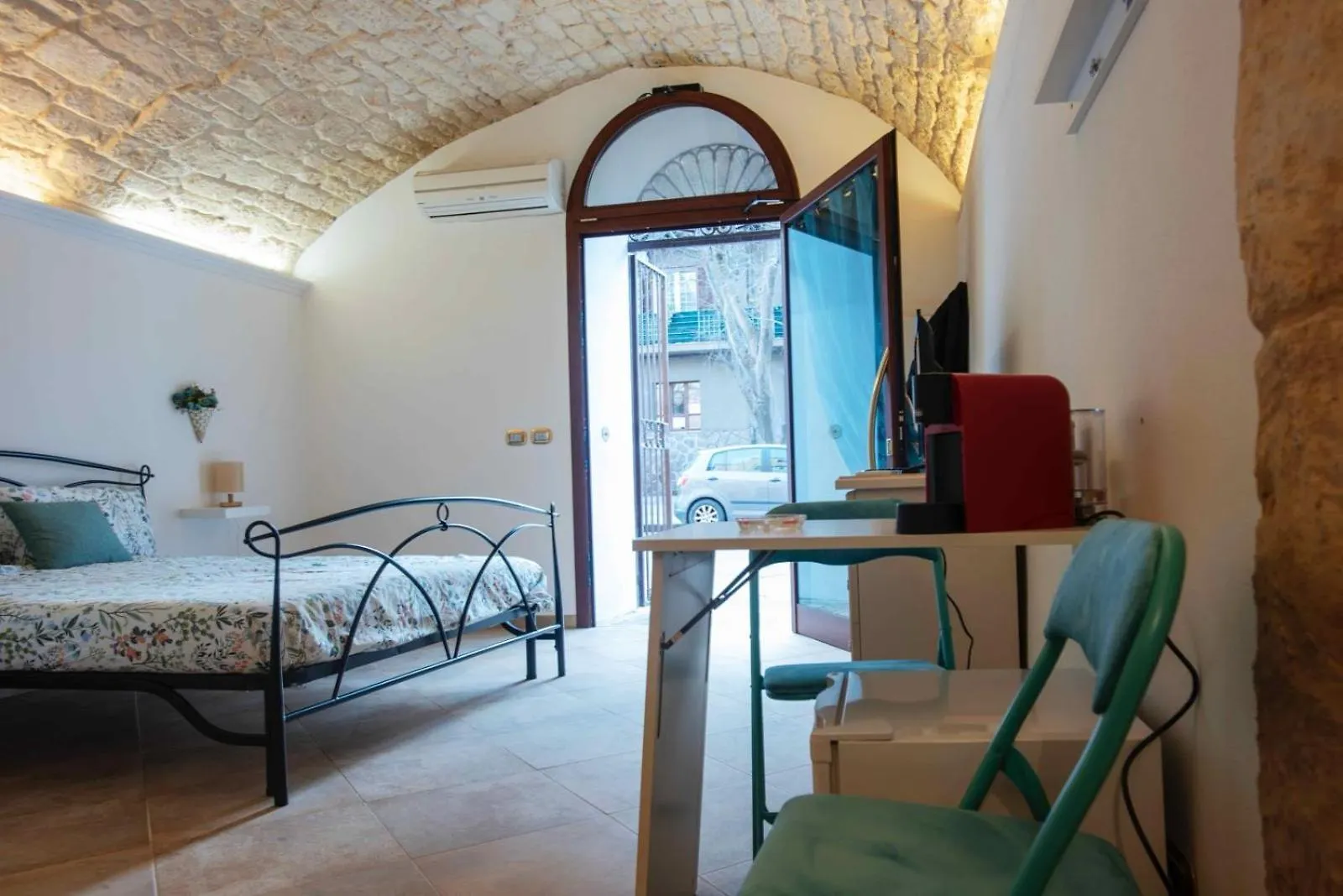 Domatio Melissa Hotel Sassari 0*,  Italië